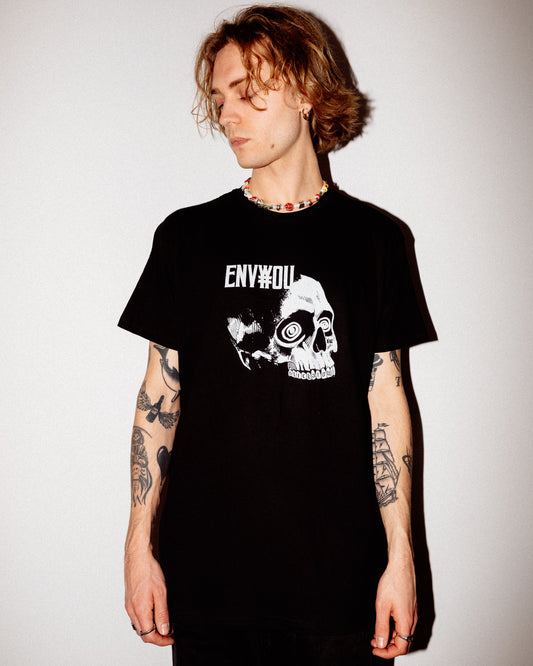 STICK AROUND SKULL TEE